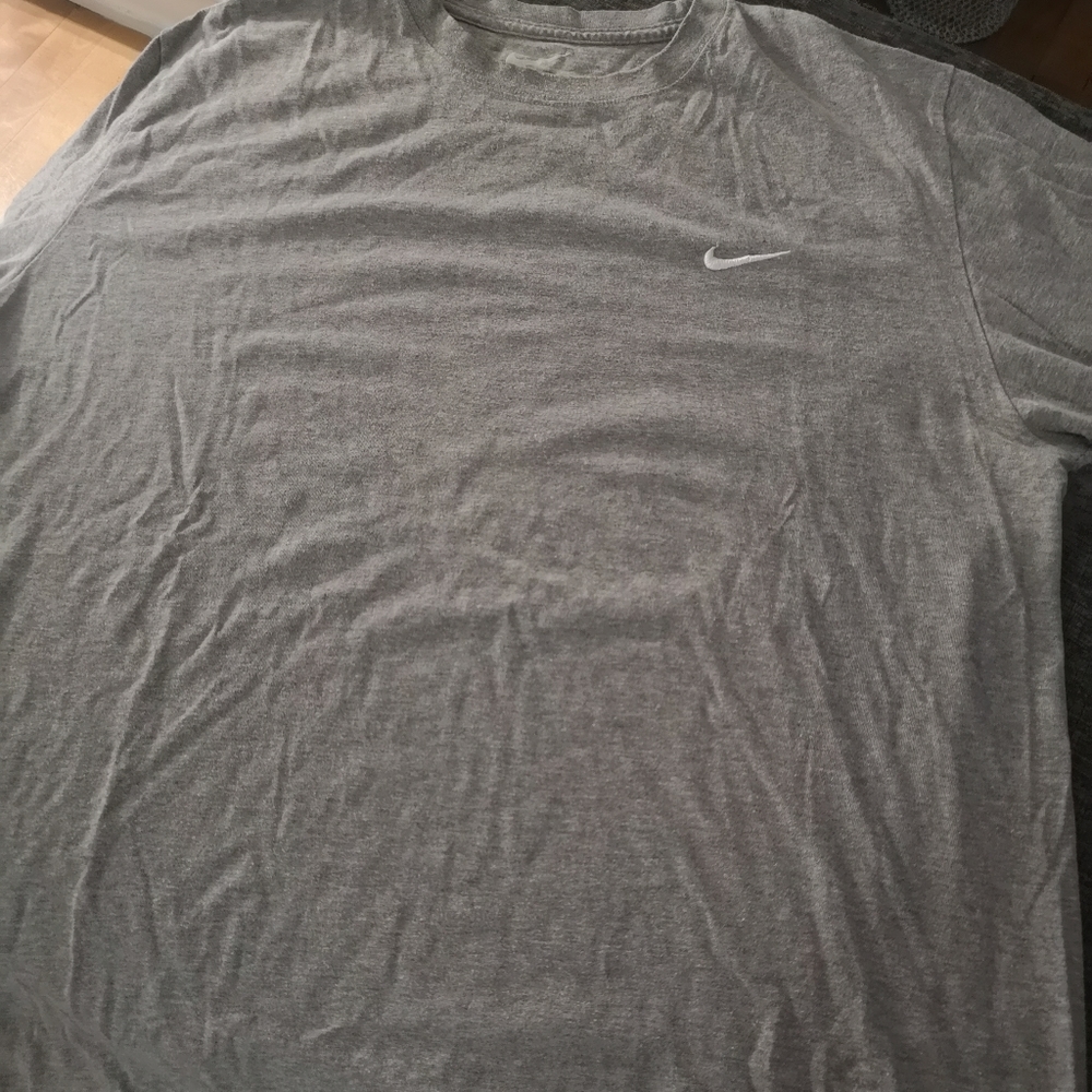 Nike Men's Tshirt